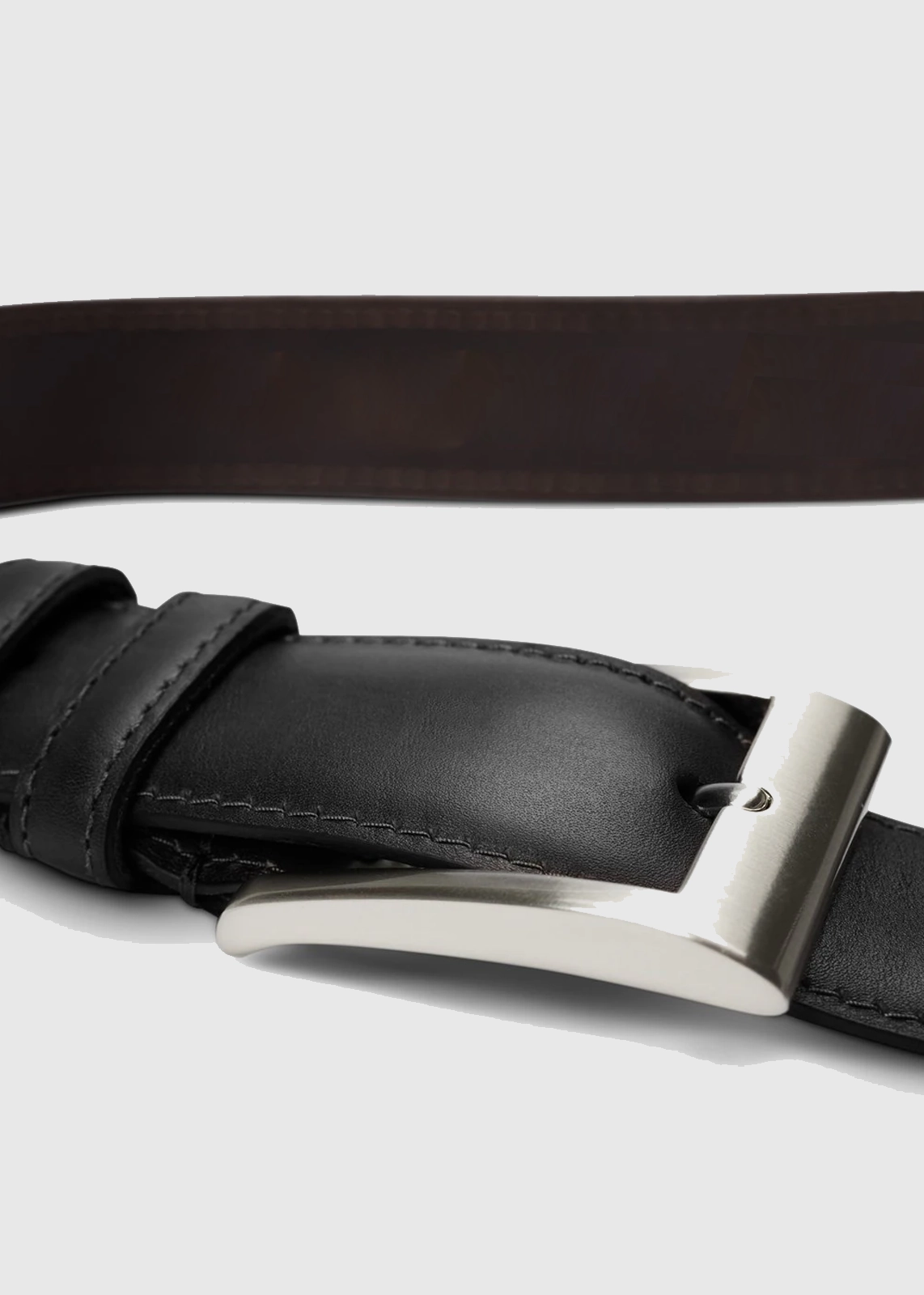 Full-Grain Leather Belt with Matching Stitching - Image 11
