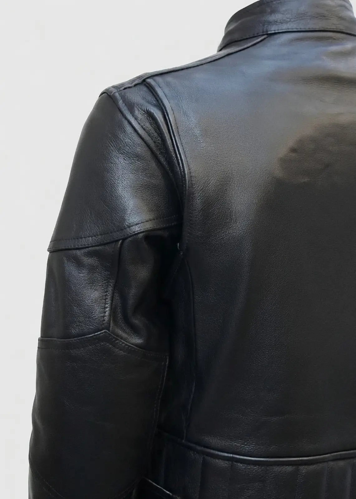 Black Leather Motorcycle Jacket With Zipper Attributes - Image 5